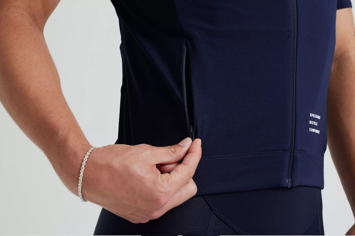 Maillot de Manga Corta Specialized Foundation Hombre – Estilo Brillante, Confort y Sostenibilidad para Ciclistas Exigentes - Dark Navy - Imagen 4