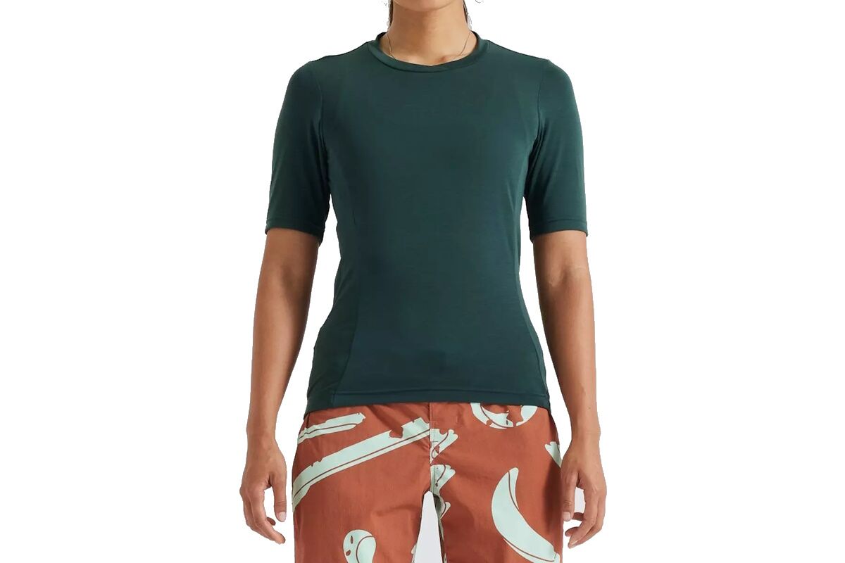 Maillot de manga corta Specialized ADV para mujer, tejido merino premium, ajuste femenino, diseño sin cremallera, elegante y brillante, ideal para ciclistas que buscan destacar.