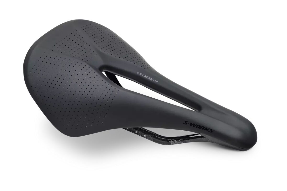 "Sillín S-Works Power Arc con diseño Body Geometry, carcasa de carbono FACT rígida, acolchado EVA superligero y raíles de carbono sobredimensionados, ideal para ciclismo de carretera y rendimiento profesional."
