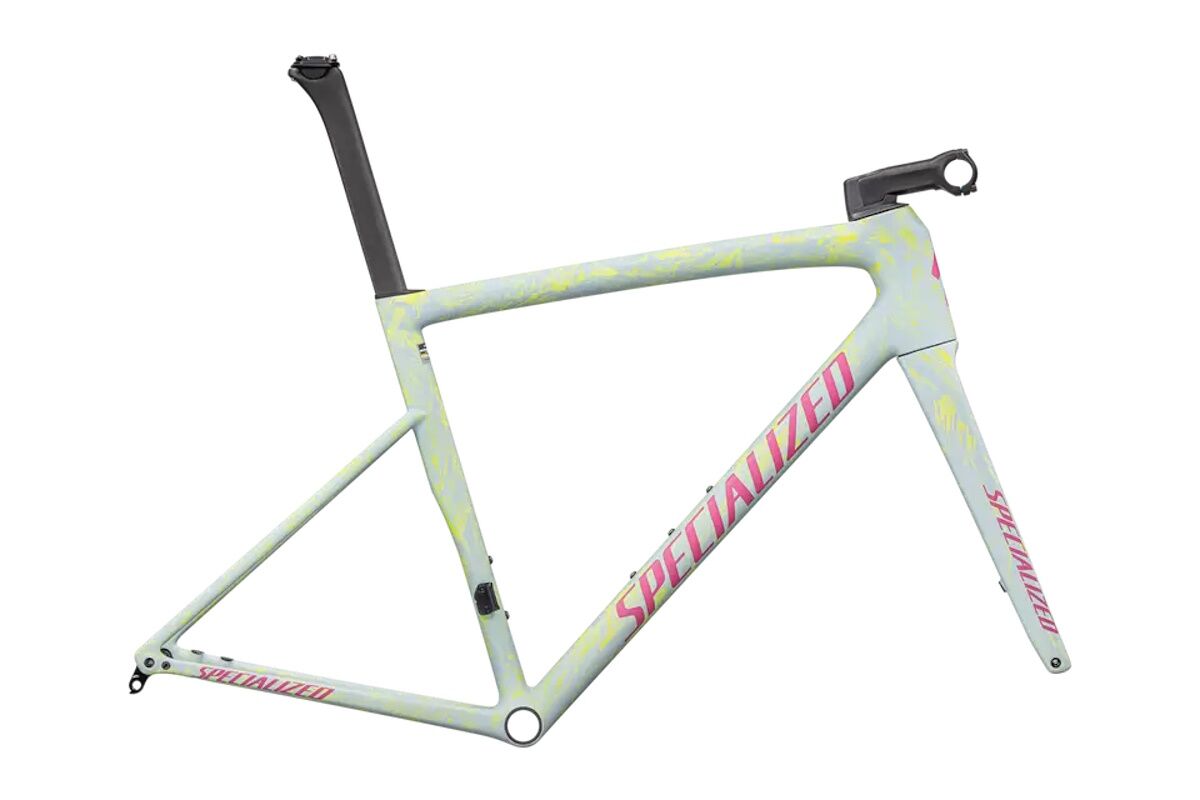 Cuadro Specialized Tarmac SL8 2025 de carbono FACT 10r, diseño aerodinámico, ligero y rígido, ideal para ciclistas de carretera que buscan rendimiento y evolución. Compatible con frenos de disco y neumáticos de hasta 32 mm. Peso: 780 g