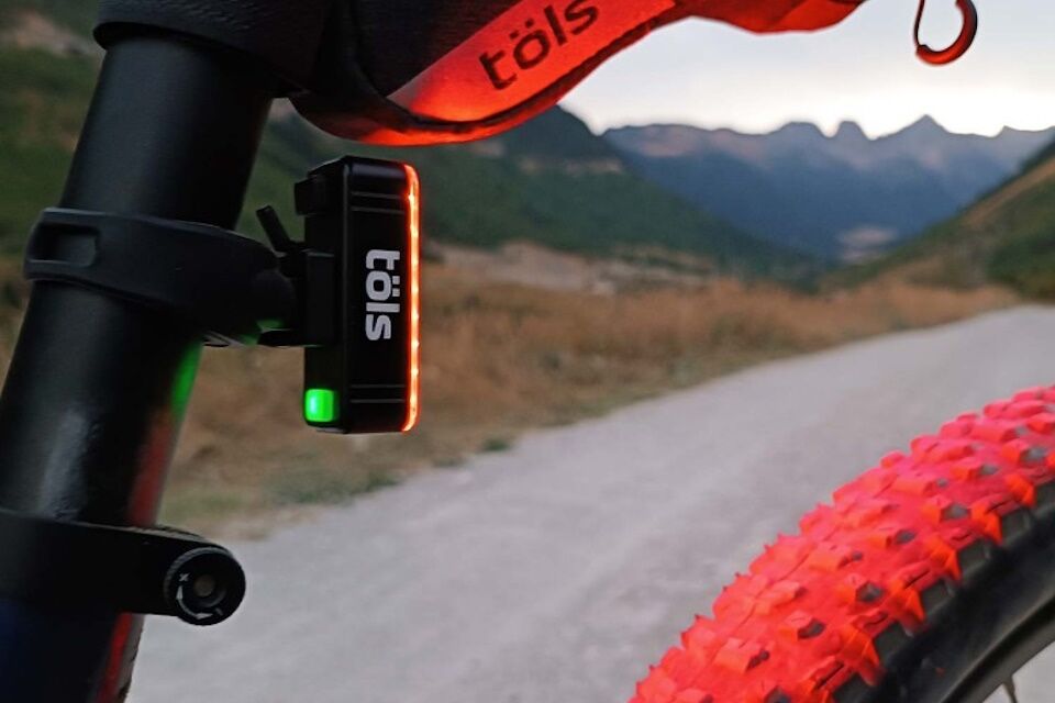 Piloto trasero Luz de Freno TÖLS Aina 50 Lúmenes - Imagen 3